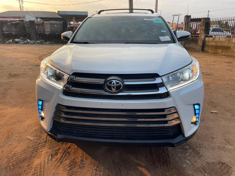 Main image of 2017 Toyota Highlander